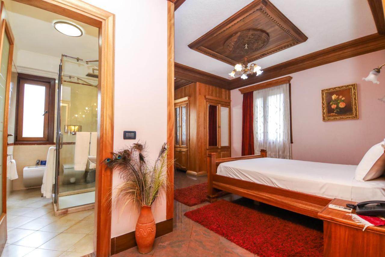 Brilant Antik Center Hotel Tirana Buitenkant foto