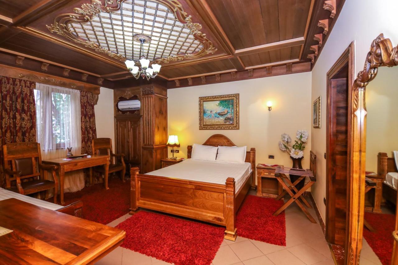 Brilant Antik Center Hotel Tirana Buitenkant foto
