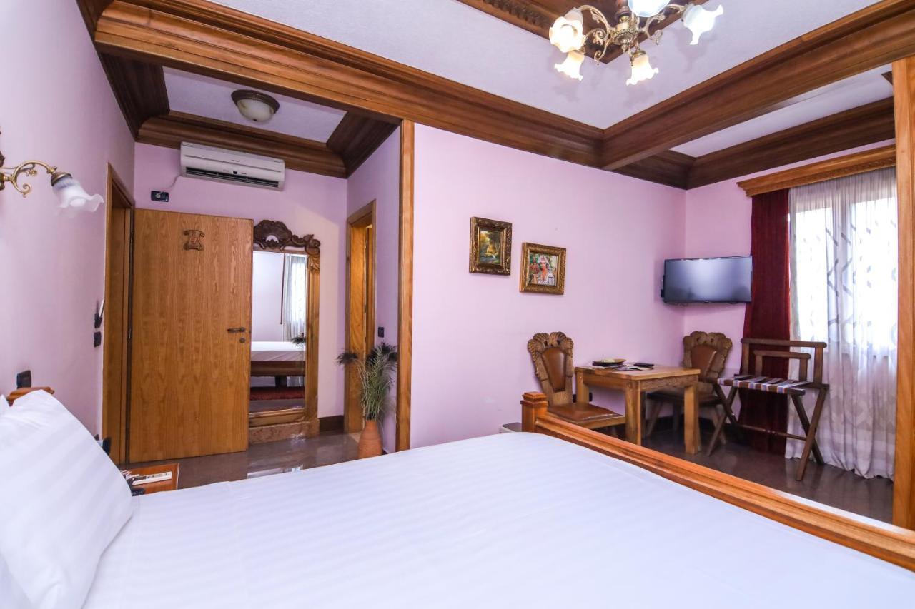 Brilant Antik Center Hotel Tirana Buitenkant foto