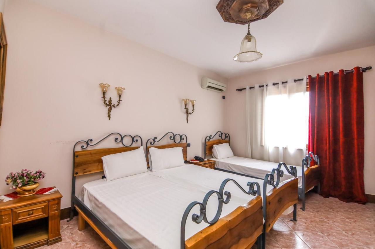 Brilant Antik Center Hotel Tirana Buitenkant foto