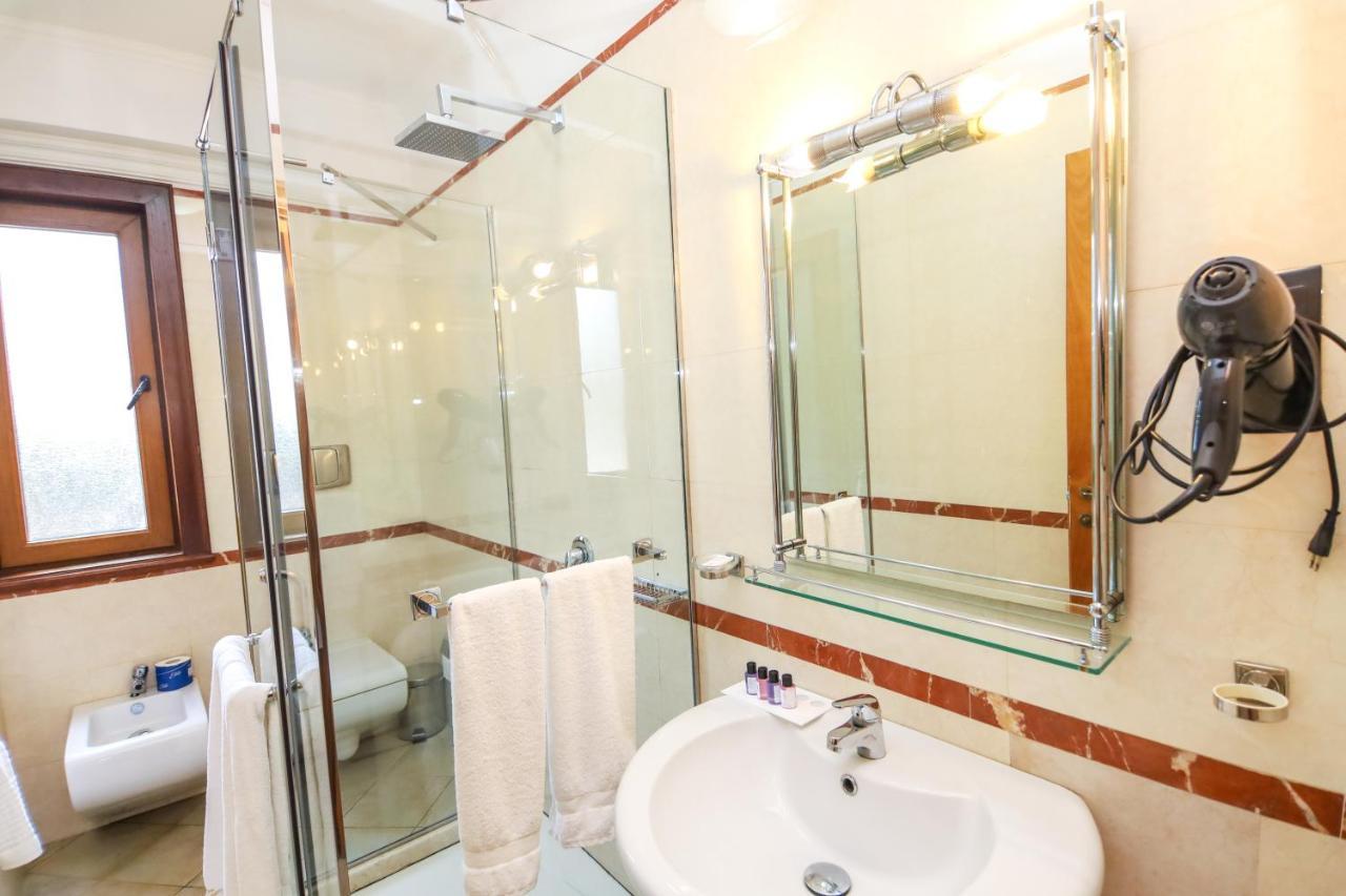 Brilant Antik Center Hotel Tirana Buitenkant foto