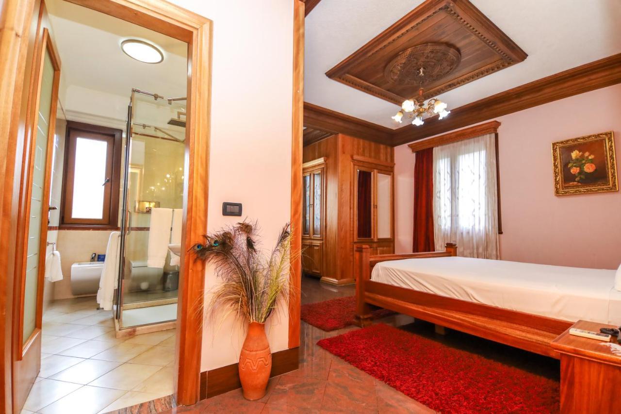 Brilant Antik Center Hotel Tirana Buitenkant foto