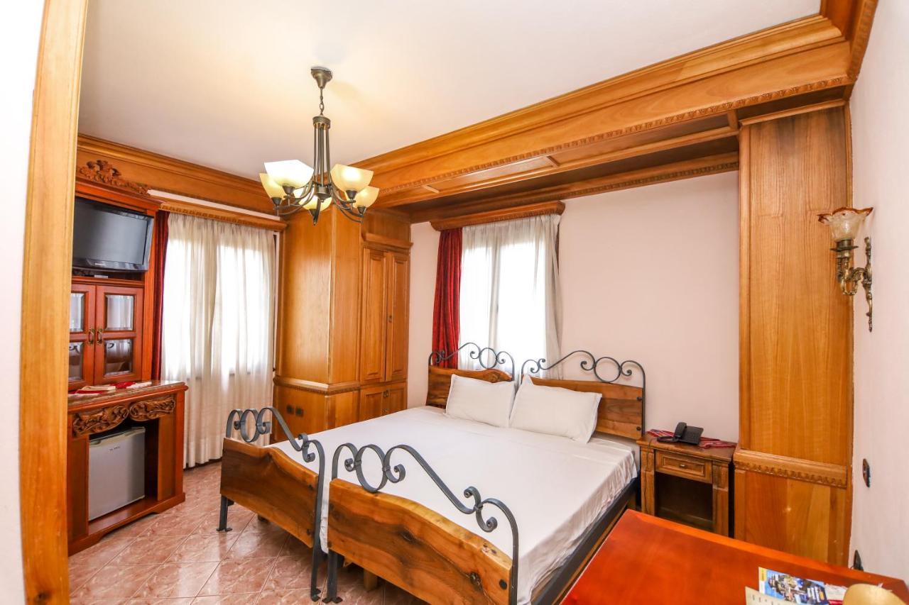 Brilant Antik Center Hotel Tirana Buitenkant foto
