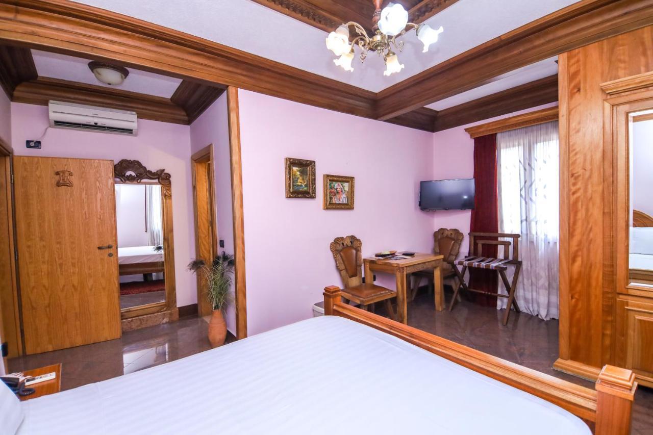 Brilant Antik Center Hotel Tirana Buitenkant foto