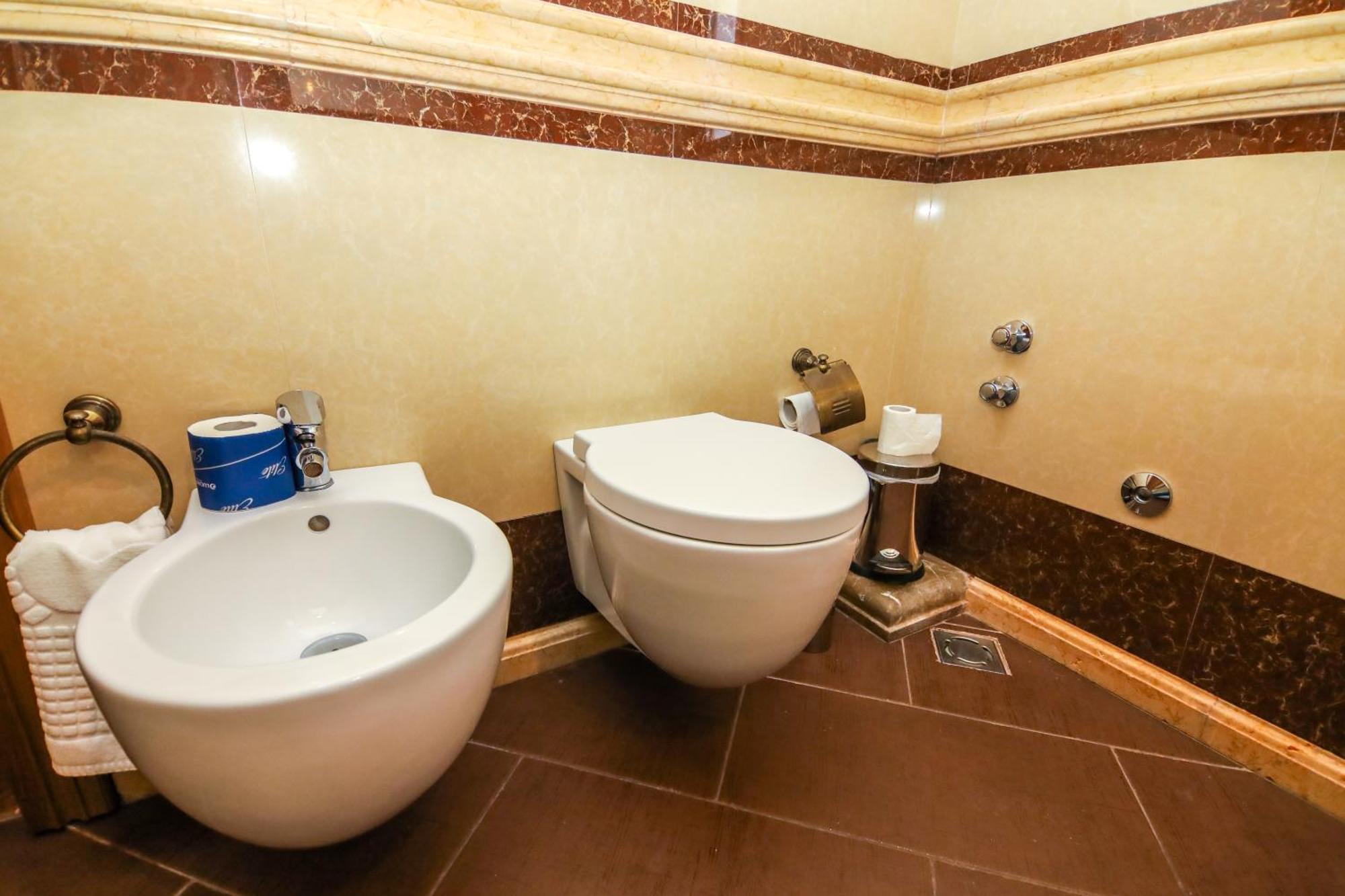 Brilant Antik Center Hotel Tirana Buitenkant foto